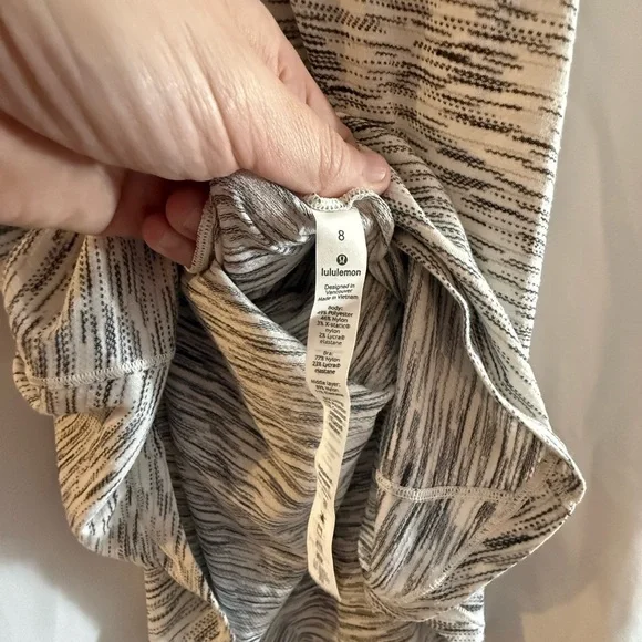 Lululemon Patterned Tank Top Size 8 - Picture 3 of 4